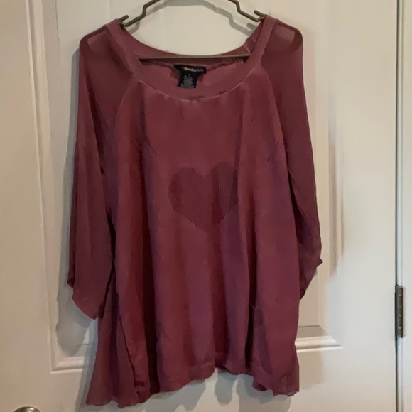 Distressed Women’s Medium Top sz Med. - Picture 1 of 6